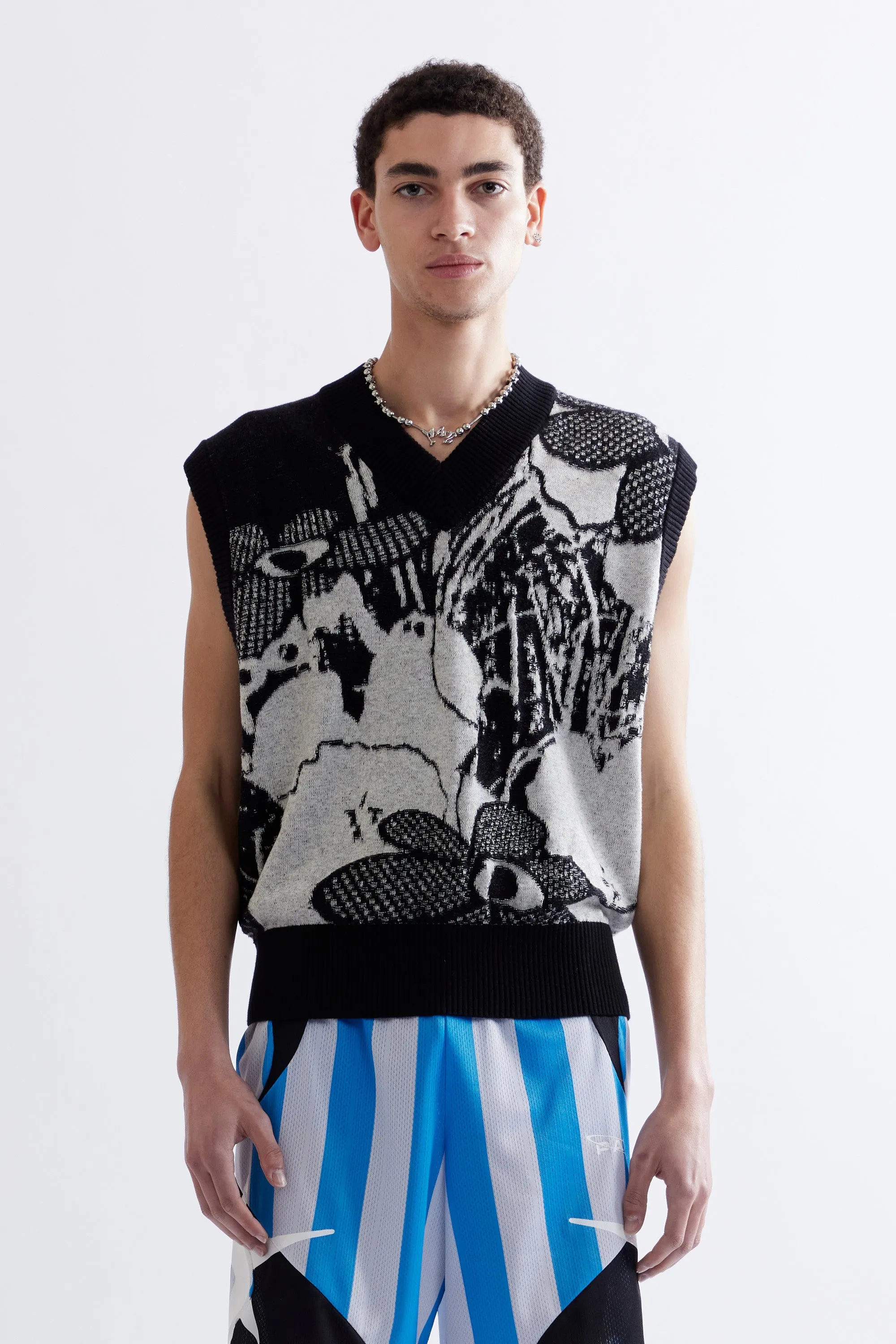 ARRANGEMENT V-NECK KNITTED VEST