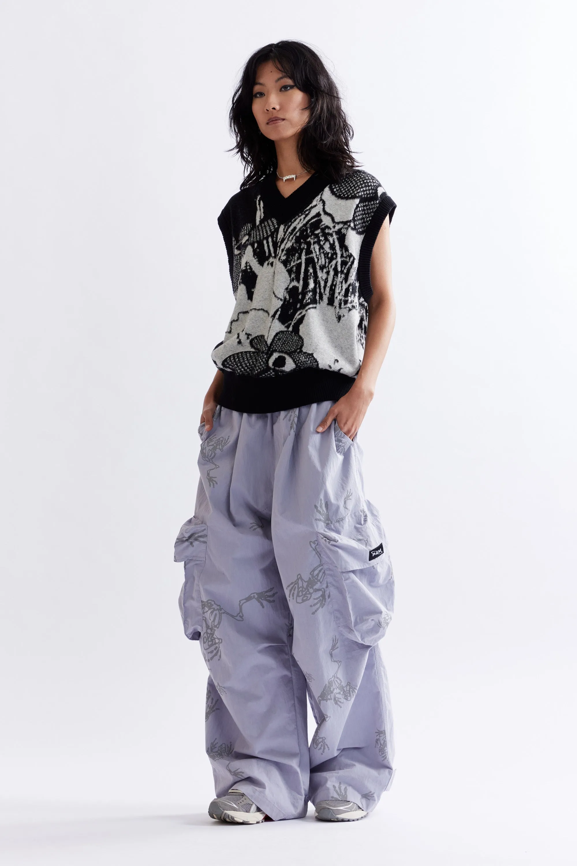 ARRANGEMENT V-NECK KNITTED VEST