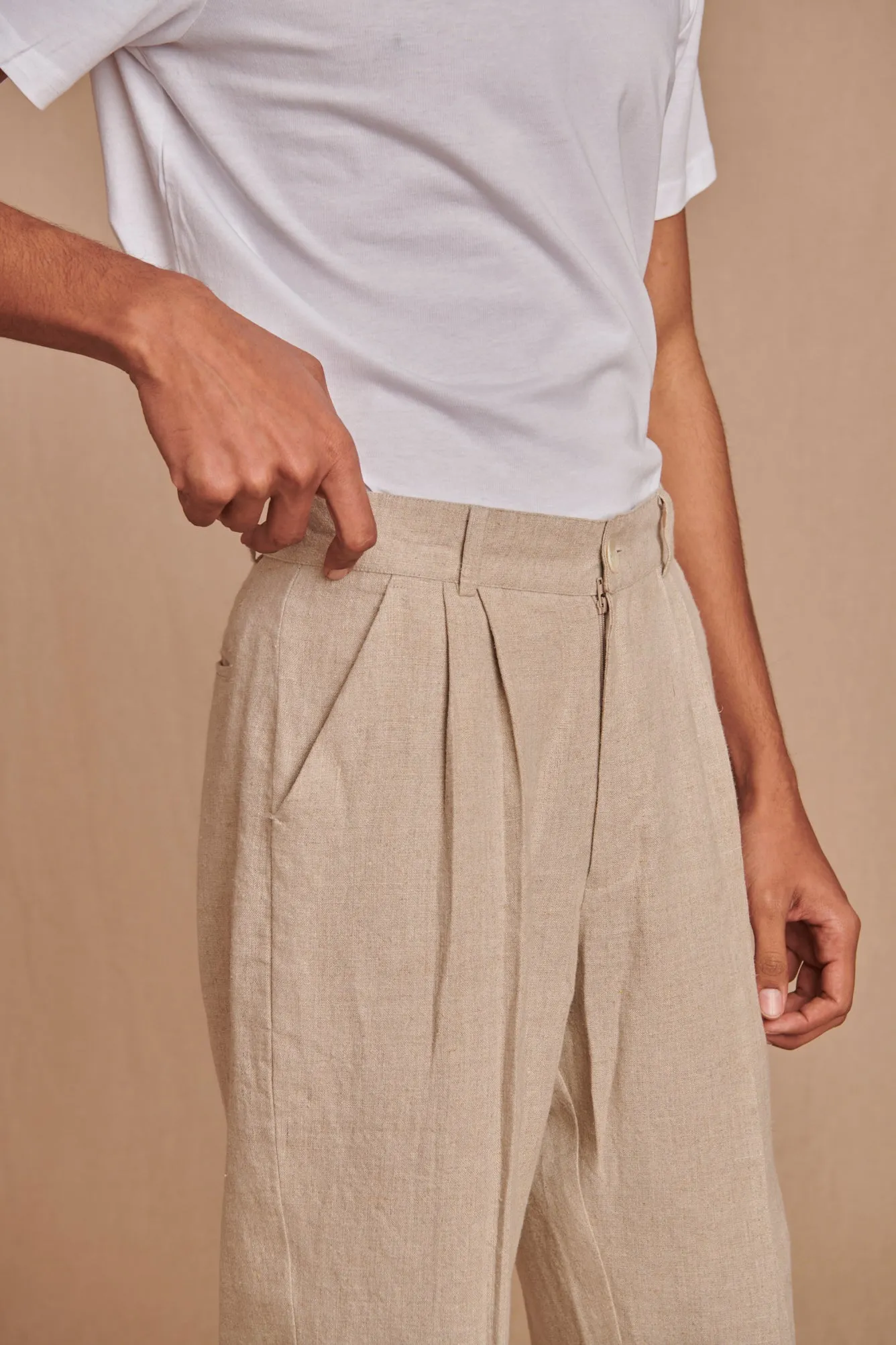 Undyed Linen Men's Pleated Tappered Pants
